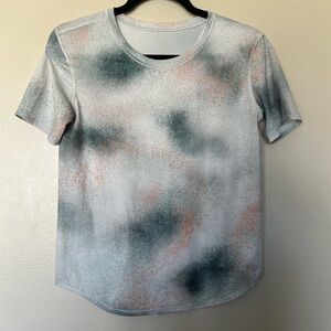 Lululemon Athletica Green and Orange Patterned Short Sleeve Shirt